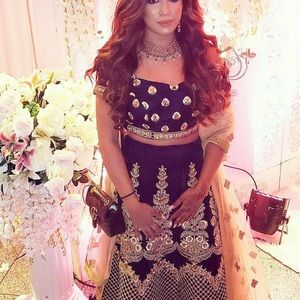 BEAUITFUL NAVY and GOLD VELVEY LEHENGA. Lightly worn. Only worn for a few hours